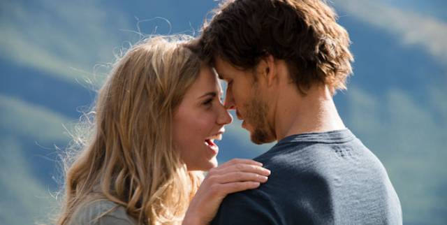 Sara Canning and Ryan Kwanten star in 'The Right Kind Of Wrong'.