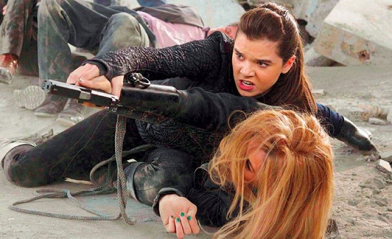 See Hailee Steinfeld as a Teenage Spy in the ‘Barely Lethal’ Trailer