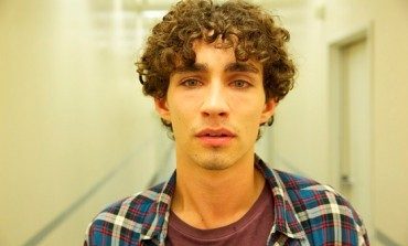 Robert Sheehan Will Navigate 'The Statistical Probability of Love at First Sight' with Hailee Steinfeld