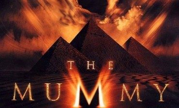 Annabelle Wallis Tweets Photo from 'The Mummy' Reboot