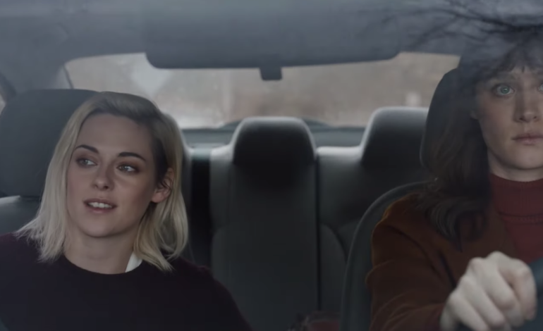 First Trailer For Kristen Stewart And Mackenzie Davis Led Lgbtq Film Happiest Season Brings 