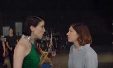 St. Vincent and Carrie Brownstein's Metafictional Film 'The Nowhere Inn' Releases New Trailer