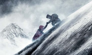 'Infinite Storm' is a Decent Story of Survival Empowered by the Performance of Naomi Watts -Movie Review