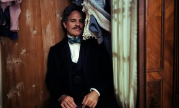 Guests Of The Golden Globes Wore "Be Good" And "ICE Out" Pins In Honor Of Renée Macklin Good