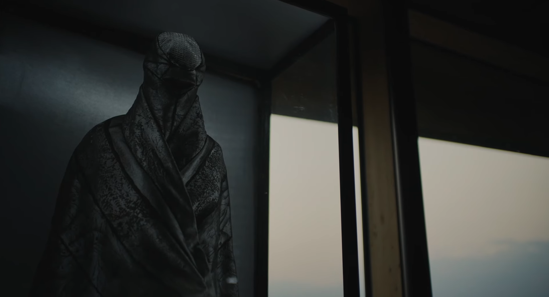 The Shrouds: Cronenberg's Complicated Contemplation On Death, Burial, And Grief