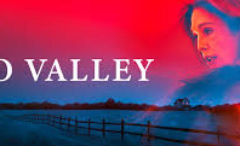 Apple TV Trailer Stars Julianne Moore And Sydney Sweeney In Upcoming Thriller